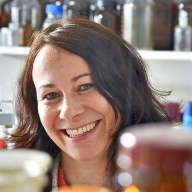 Dr. Nadine Slomma